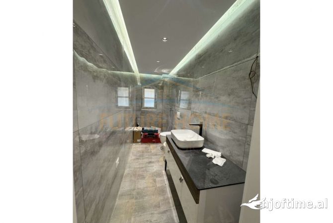 Apartment for rent in Tirana 5+1, Emty