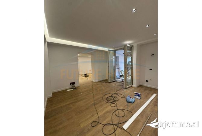 Apartment for rent in Tirana 5+1, Emty