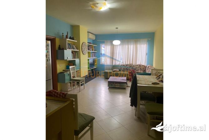 Shtepi ne shitje Apartament ne Tirane, 2+1, Mobilimi E mobiluar, Pagesa 120,000  Euro.