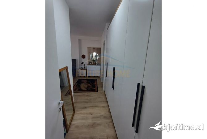 Shtepi ne shitje Apartament ne Tirane, 2+1, Mobilimi E mobiluar, Pagesa 149,000  Euro.