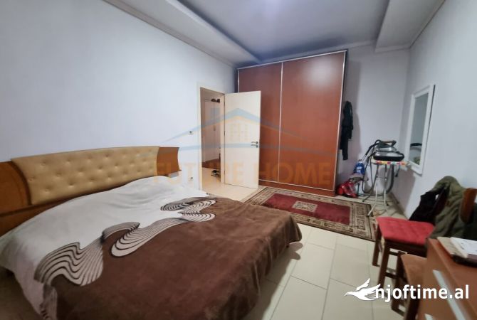 Shtepi ne shitje Apartament ne Tirane, 2+1, Mobilimi E mobiluar, Pagesa 120,000  Euro.