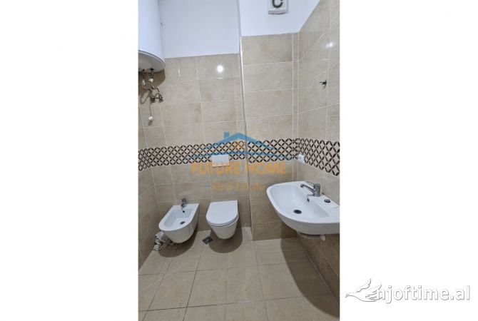Shtepi ne shitje Apartament ne Tirane, 1+1, Mobilimi Bosh, pa mobiluar, Pagesa 109,000  Euro.