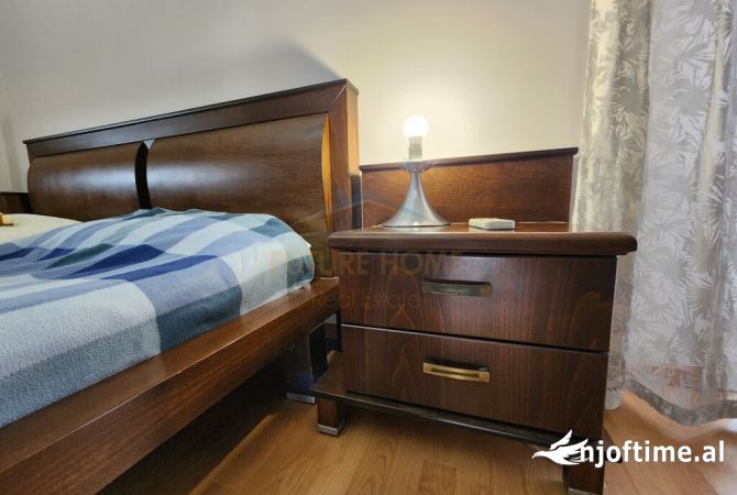 Shtepi me qera 2+1 ne Tirane - 1,000 Euro