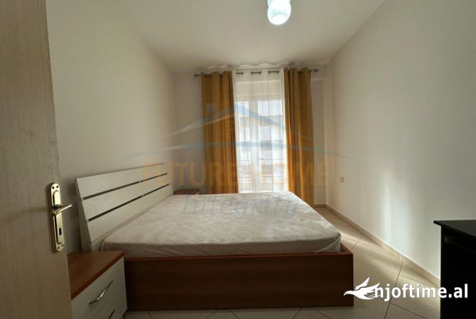 Shtepi ne shitje Apartament ne Tirane, 1+1, Mobilimi E mobiluar, Pagesa 98,000  Euro.