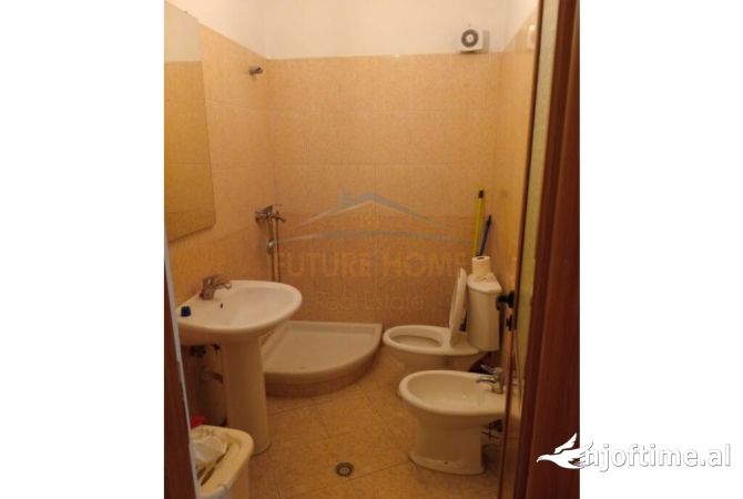 Shtepi me qera Apartament ne Tirane, 2+1, Mobilimi E mobiluar, Pagesa 600  Euro.