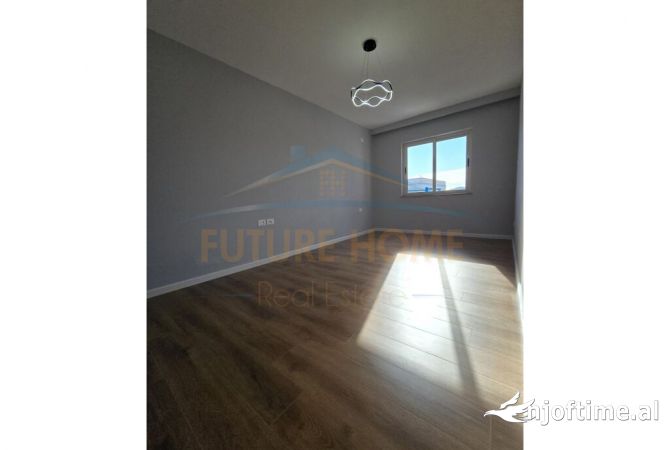 Shtepi ne shitje Apartament ne Tirane, 2+1, Mobilimi Bosh, pa mobiluar, Pagesa 108,000  Euro.