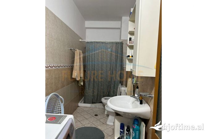 Shtepi ne shitje Apartament ne Tirane, 2+1, Mobilimi E mobiluar, Pagesa 160,000  Euro.