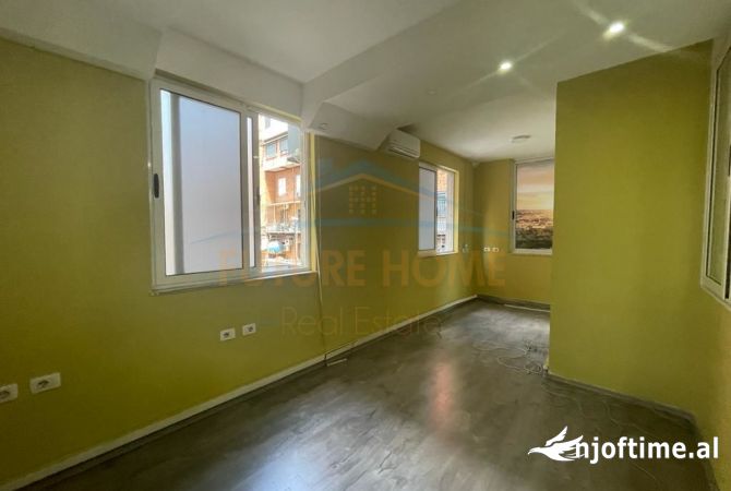 Ambient biznesi me qera 3+1 ne Tirane - 3,500 Euro