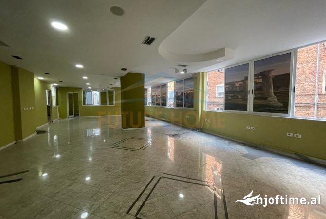 Ambient biznesi me qera 3+1 ne Tirane - 3,500 Euro