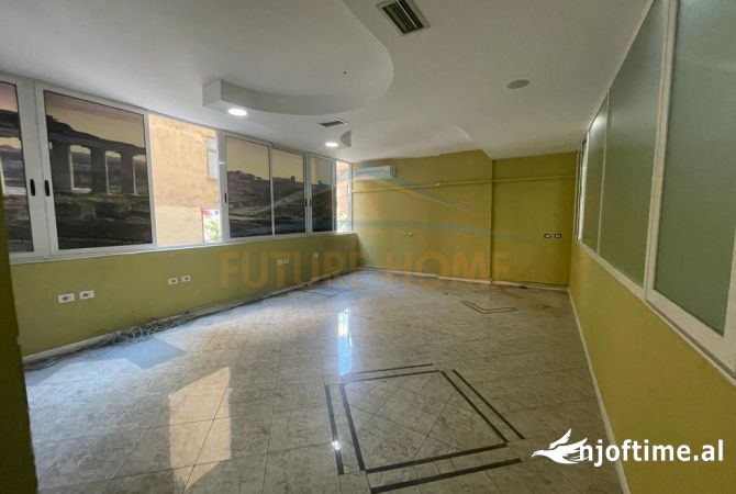 Ambient biznesi me qera 3+1 ne Tirane - 3,500 Euro