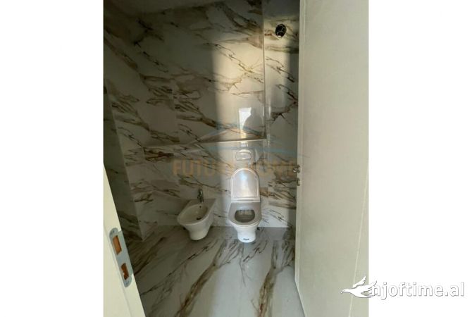 Shtepi ne shitje Apartament ne Tirane, 3+1, Mobilimi Bosh, pa mobiluar, Pagesa 240,000  Euro.