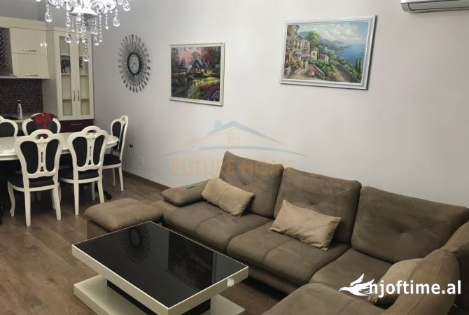 Shtepi me qera 2+1 ne Tirane - 800 Euro