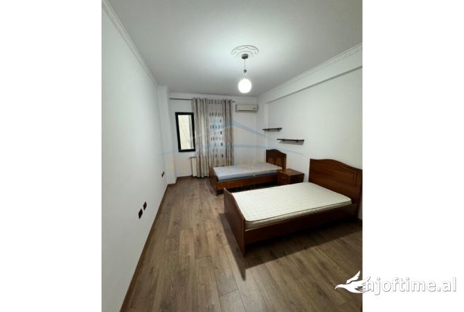 Shtepi me qera Apartament ne Tirane, 2+1, Mobilimi E mobiluar, Pagesa 800  Euro.