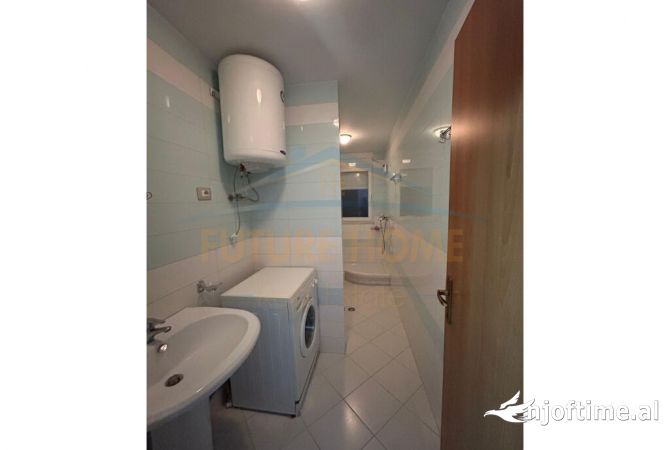 Shtepi ne shitje Apartament ne Tirane, 2+1, Mobilimi E mobiluar, Pagesa 128,000  Euro.