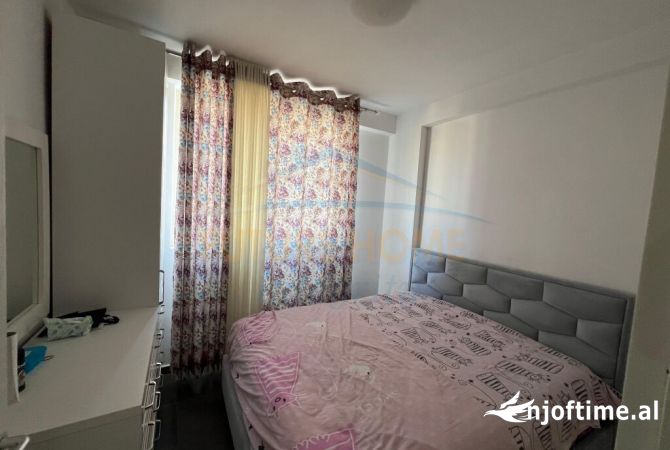 Shtepi me qera Apartament ne Tirane, 1+1, Mobilimi Pjeserisht e mobiluar, Pagesa 400  Euro.