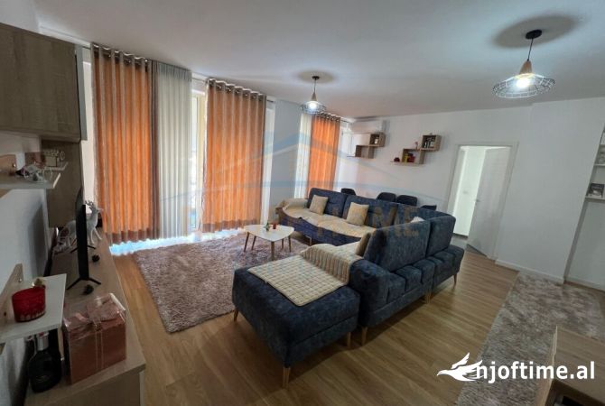 Shtepi me qera Apartament ne Tirane, 1+1, Mobilimi Pjeserisht e mobiluar, Pagesa 400  Euro.