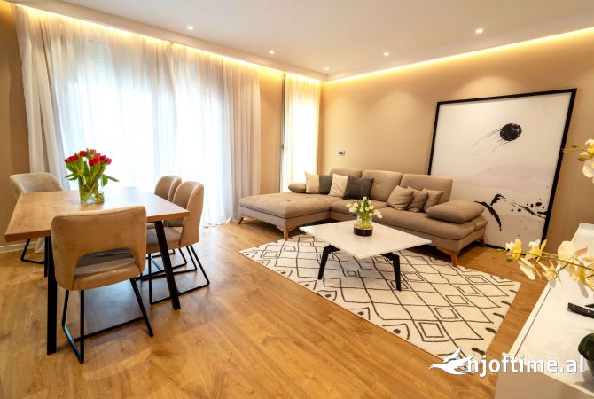 Shtepi me qera 2+1 ne Tirane - 1,400 Euro