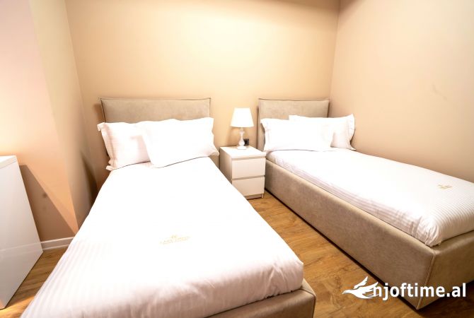 Shtepi me qera Apartament ne Tirane, 2+1, Mobilimi E mobiluar, Pagesa 1,400  Euro.