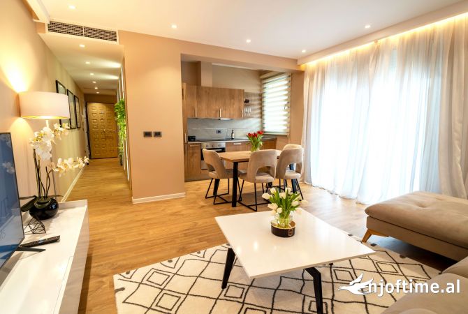 Shtepi me qera 2+1 ne Tirane - 1,400 Euro