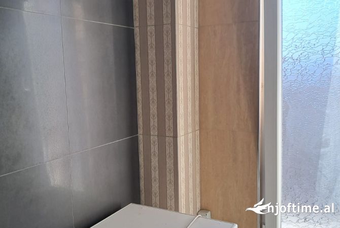 Shtepi me qera Apartament ne Tirane, Garsoniere, Mobilimi E mobiluar, Pagesa 25,000  Leke.