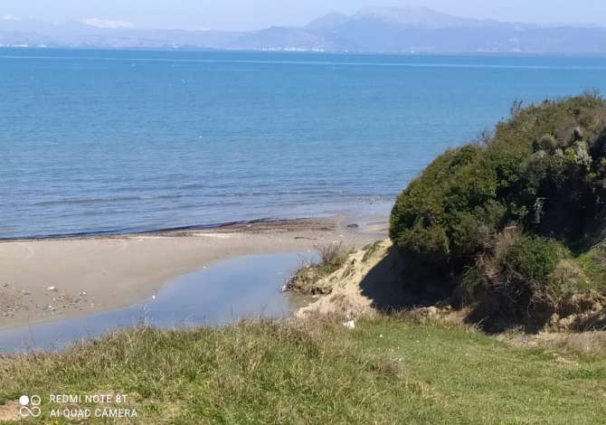 Truall ose Toke ne Durres - 700,000 Euro