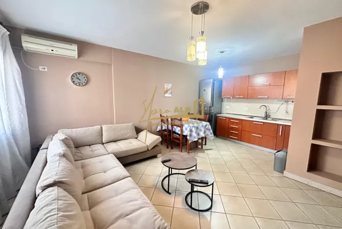 Shtepi me qera 2+1 ne Tirane - 650 Euro