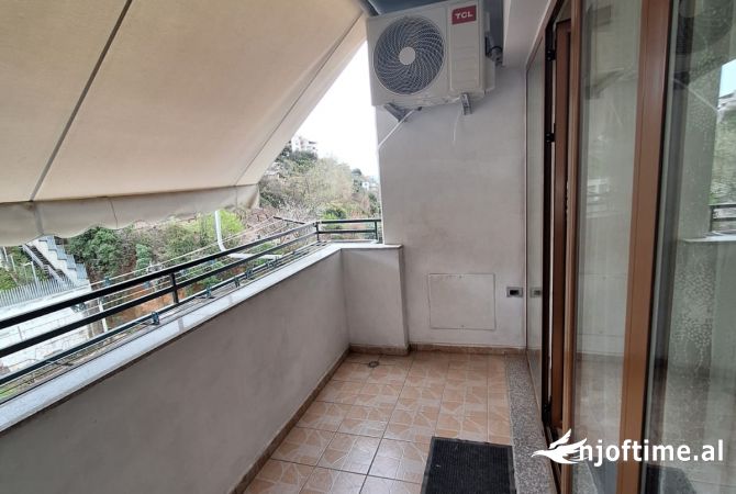 Shtepi me qera Apartament ne Tirane, 3+1, Mobilimi E mobiluar, Pagesa 380  Euro.