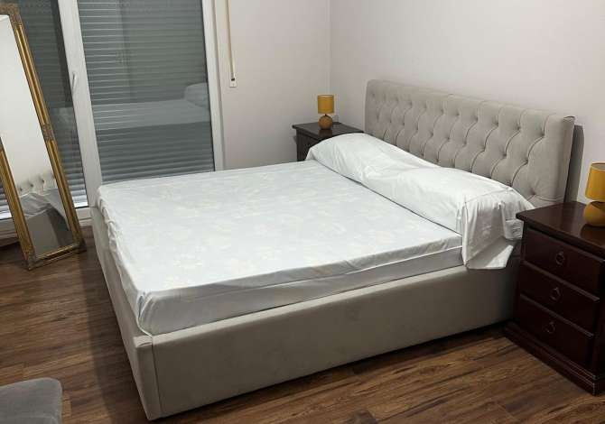 Shtepi me qera Apartament ne Tirane, 2+1, Mobilimi E mobiluar, Pagesa 700  Euro.