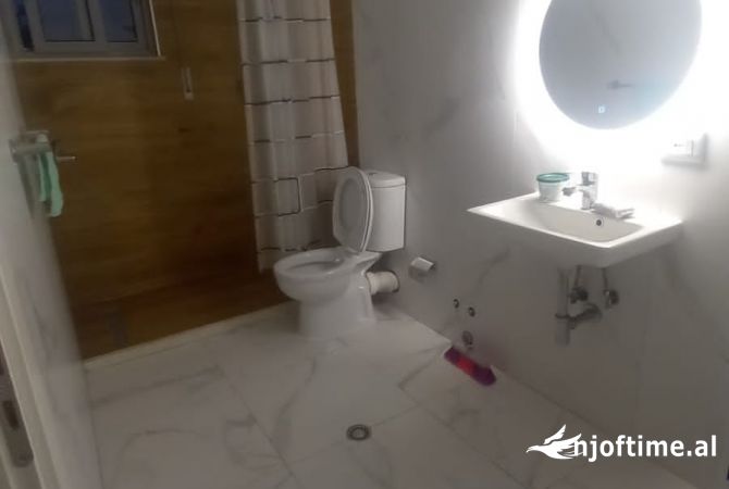 Shtepi me qera Apartament ne Tirane, 2+1, Mobilimi E mobiluar, Pagesa 40,000  Leke.