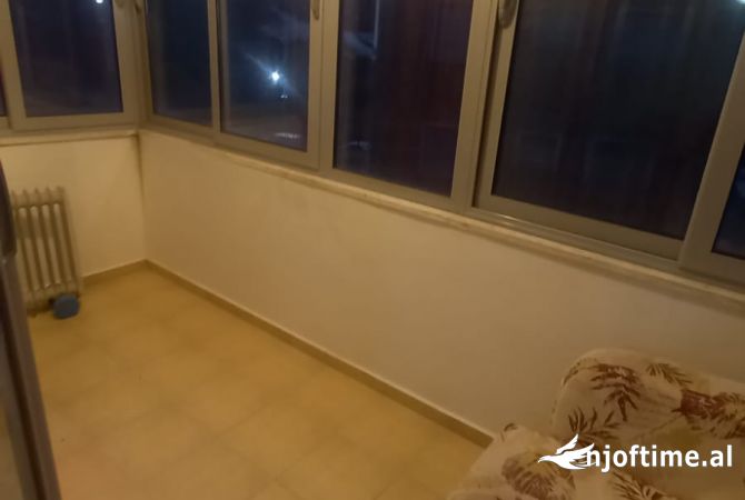 Shtepi me qera Apartament ne Tirane, 2+1, Mobilimi E mobiluar, Pagesa 40,000  Leke.