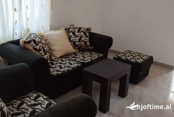 Shtepi me qera 1+1 ne Tirane - 30,000 Leke