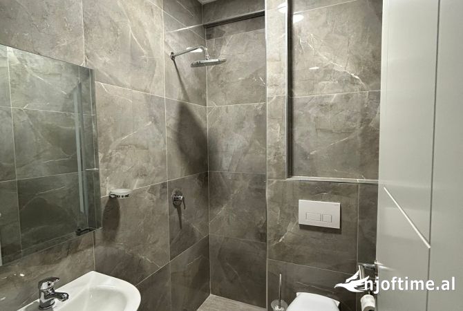 Shtepi me qera Apartament ne Tirane, 2+1, Mobilimi E mobiluar, Pagesa 45,000  Leke.