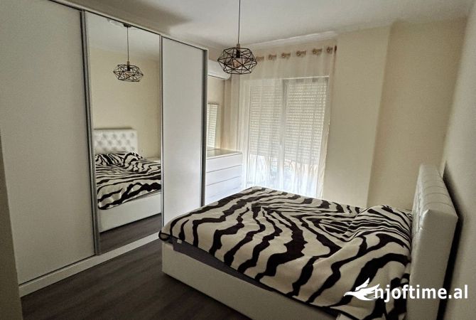 Shtepi me qera Apartament ne Tirane, 2+1, Mobilimi E mobiluar, Pagesa 45,000  Leke.