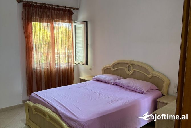 Shtepi me qera Apartament ne Tirane, 2+1, Mobilimi E mobiluar, Pagesa 700  Euro.