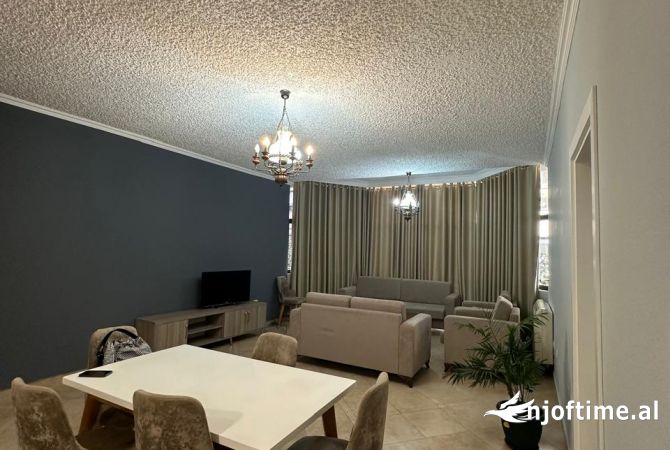 Shtepi me qera 3+1 ne Tirane - 1,200 Euro