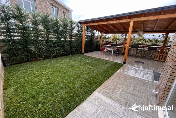 Shtepi me qera Vila Luksoze ne Tirane, 3+1, Mobilimi E mobiluar, Pagesa 3,000  Euro.