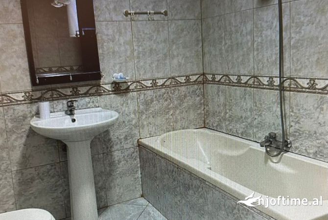 Shtepi me qera Apartament ne Tirane, 2+1, Mobilimi E mobiluar, Pagesa 60,000  Leke.