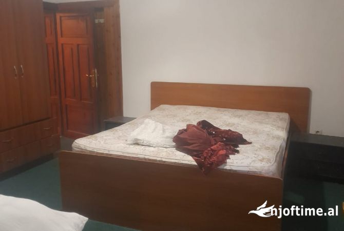 Shtepi me qera 2+1 ne Tirane - 40,000 Leke