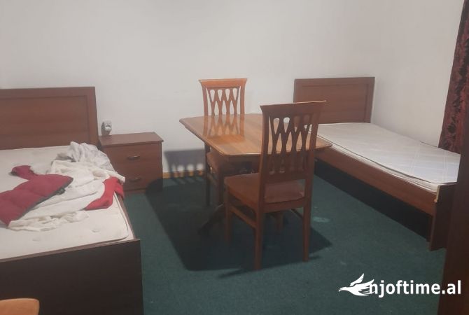 Shtepi me qera 2+1 ne Tirane - 40,000 Leke