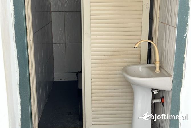 Ambient biznesi me qera 1+1 ne Tirane - 700 Euro