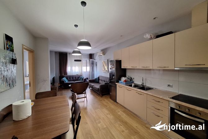 Shtepi me qera Apartament ne Tirane, 1+1, Mobilimi E mobiluar, Pagesa 400  Euro.