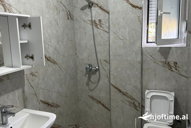 Shtepi me qera 2+1 ne Tirane - 250 Euro