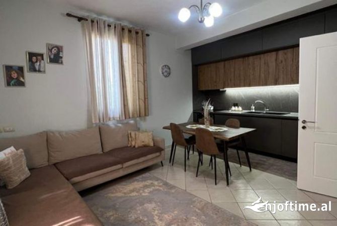 Shtepi ne shitje 3+1 ne Tirane - 195,000 Euro