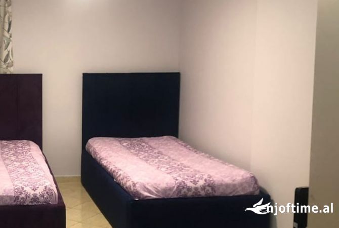 Shtepi me qera Apartament ne Tirane, 2+1, Mobilimi E mobiluar, Pagesa 65,000  Leke.