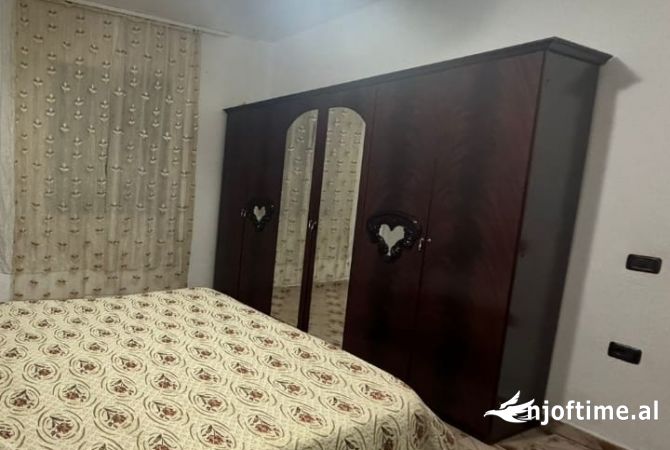 Shtepi me qera 2+1 ne Tirane - 300 Euro