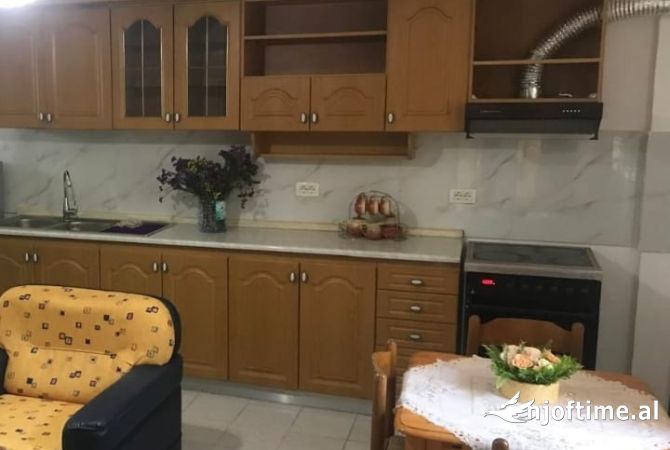 Shtepi me qera 1+1 ne Tirane - 40,000 Leke