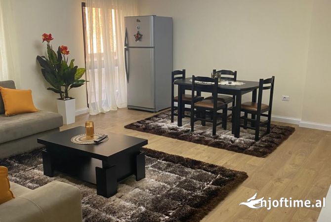 Shtepi me qera 2+1 ne Tirane - 800 Euro