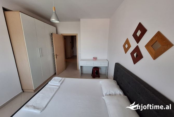 Shtepi ne shitje Apartament ne Tirane, 1+1, Mobilimi E mobiluar, Pagesa 97,500  Euro.
