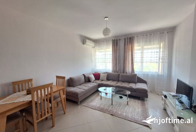 Shtepi ne shitje Apartament ne Tirane, 1+1, Mobilimi E mobiluar, Pagesa 97,500  Euro.