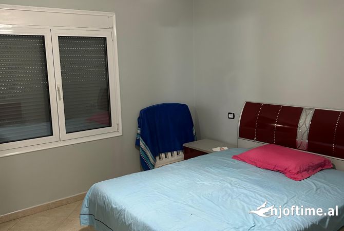 Shtepi me qera Shtepi Private ne Tirane, 3+1, Mobilimi E mobiluar, Pagesa 500  Euro.